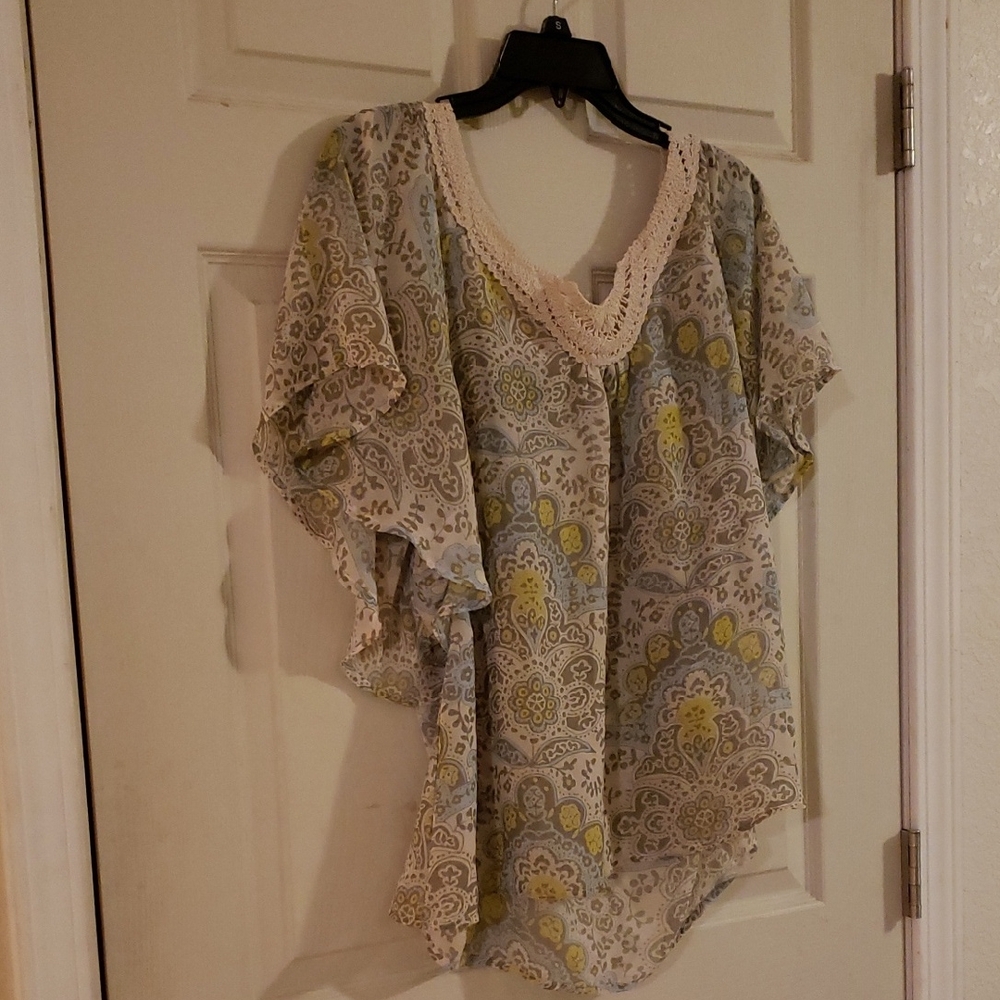 Gap Elegant Lace Trimmed Women's Top XL MUST BUNDLE 2+ ITEMS @ $5 EACH